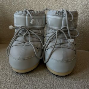 MOON BOOTS